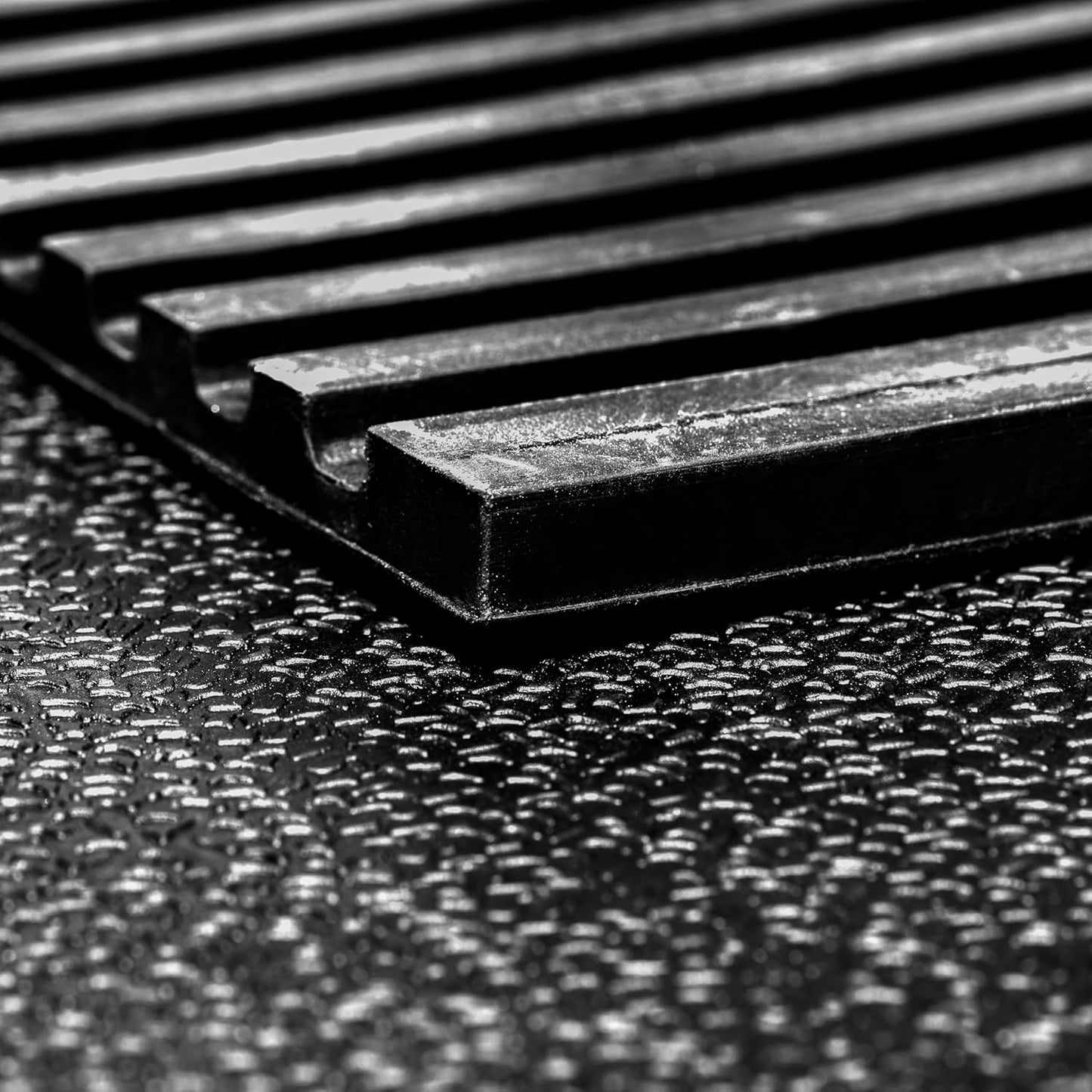 Heavy Duty Horse Stall Mats (20 Pack) - Stable Mats, Durable 3/4 in. Thick Rubber Flooring - Solid Black - 3.5' x 6' Mat for Stables, and More - 42 in. x 72 in. Stall Mat